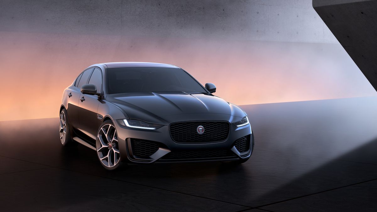 Jaguar vylepšuje modely XE a XF, novinkou je varianta 300 Sport